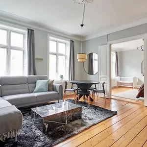 Spacious Scandinavian 3br In Vibrant Area Apartment